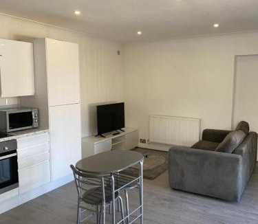 Gildersome House | The Bungalow