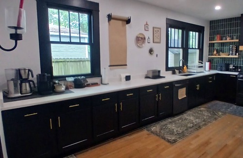 Highland Historic District House | The Bungalow Historic Modern 4/2 in Highland