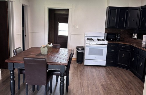 Barton County House | The Bungalow House; 2 Bed 1 bath; minutes from Cheyenne Bottoms! Pet Friendly.