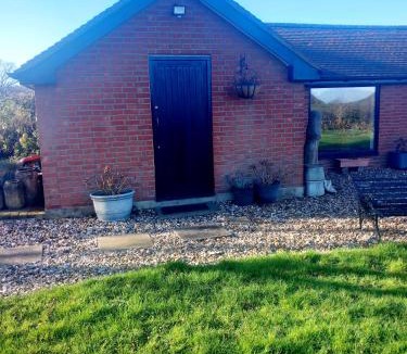 Waltham Abbey House | The Bungalow, in heart of High Beach, Epping Forest