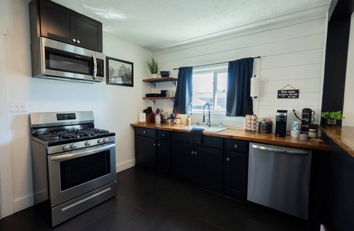 Wilmington House | The Bungalow On Fife only 11 minutes from WEC