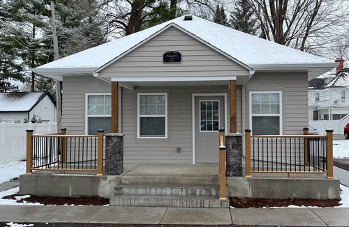 Eau Claire House | The Bungalow on State