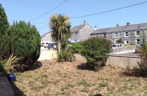 Carnbrea House | The Bungalow Rose in Vale