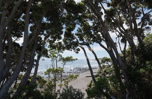 Pitone House | THE BUNGALOW - SLEEPS 19