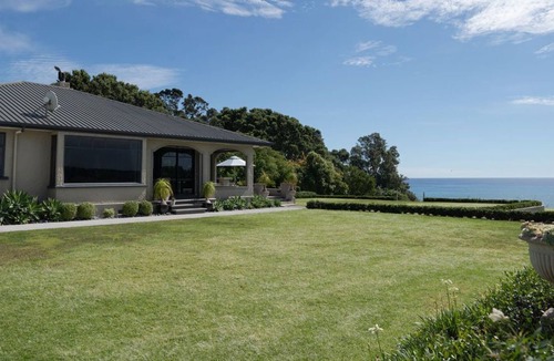 Pitone House | THE BUNGALOW - SLEEPS 19