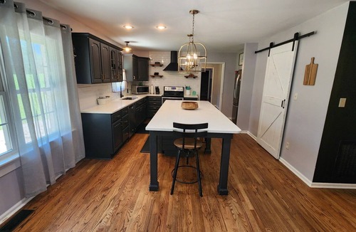 Henderson House | The Bunk House at Kerr Lake