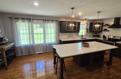 Henderson House | The Bunk House at Kerr Lake