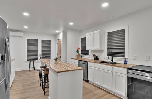 Shreveport House | The Bunk House Sleeps 13