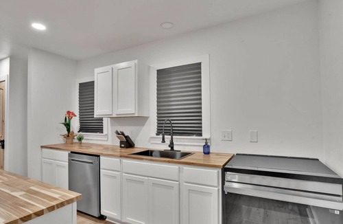 Shreveport House | The Bunk House Sleeps 13