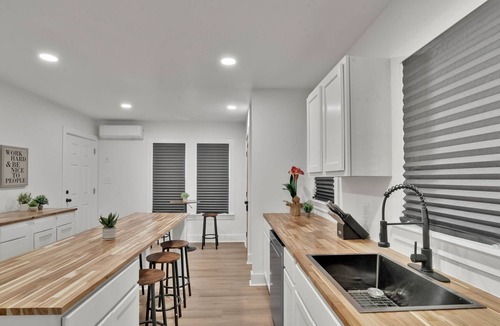 Shreveport House | The Bunk House Sleeps 13
