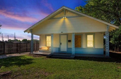 Shreveport House | The Bunk House Sleeps 13
