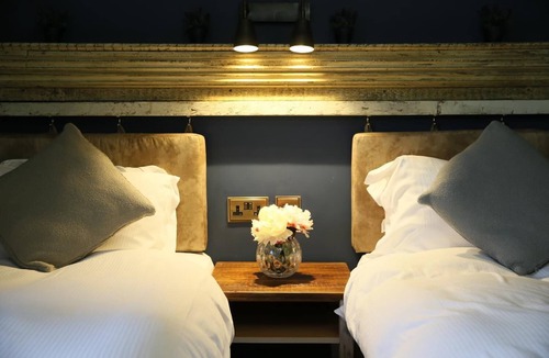 Ashmore Green Hotel | The Bunk Inn