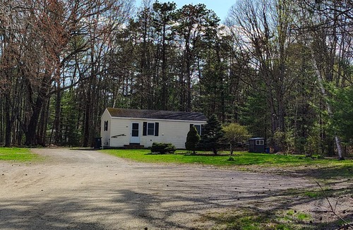 West Kennebunk Cottage | "The Bunkalow" – Private getaway near town & beaches under Maine's starry skies