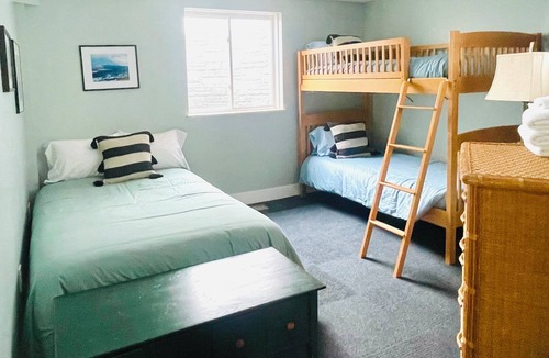 Stowe Area House | The Bunker on Mountain Road: A/C, convenient!