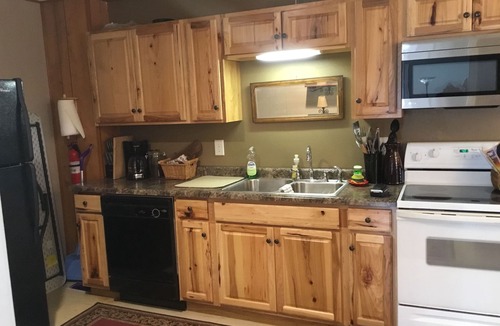 Warsaw House | The Bunkhouse 318 E. Main St. Warsaw, Mo.