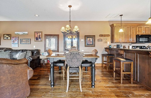 Branson Theater District Condo | The Bunkhouse at Rock Canyon + Free Tickets + Year-Round Hot Tub