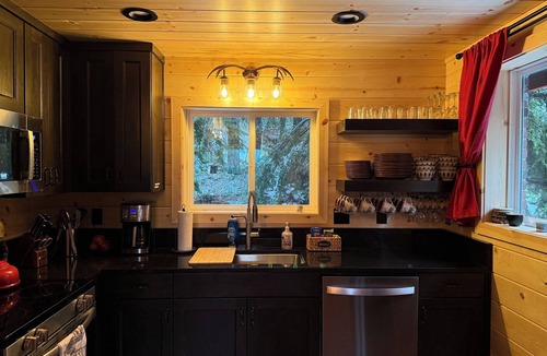 Government Camp House | The Bunny Haus in the heart of Government Camp with sauna and wood fireplace