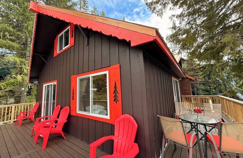 Government Camp House | The Bunny Haus in the heart of Government Camp with sauna and wood fireplace