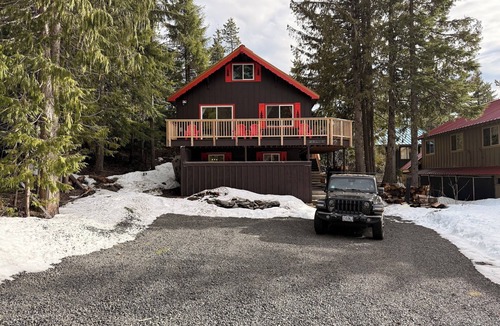 Government Camp House | The Bunny Haus in the heart of Government Camp with sauna and wood fireplace