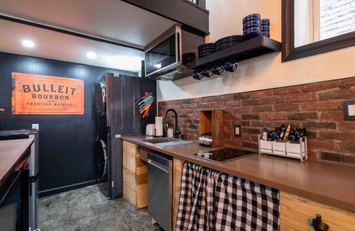 Phoenix Hill House | The Burb Inn - Nulu & Downtown *w/Firepit*