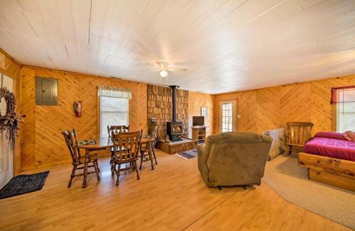 Bellevue Apartment | 'The Burgundy Cabin' Iowa Retreat: Pond & Fire Pit