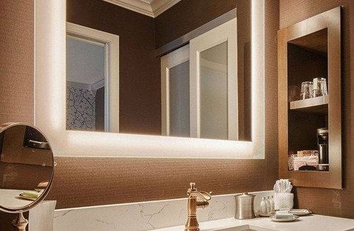 Little Rock Hotel | The Burgundy Hotel, Tapestry Collection by Hilton