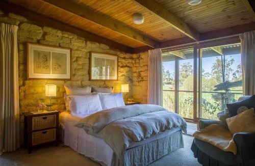 Dixons Creek Villa | The Burrow at Wombat Bend