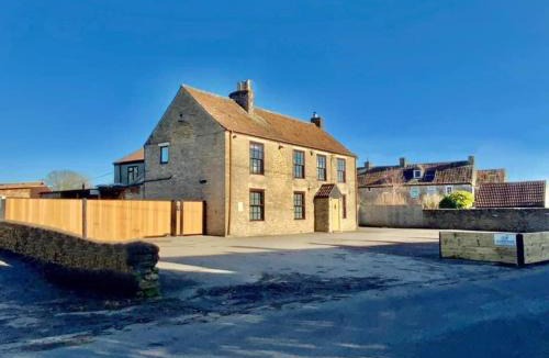 Nunney House | The Burrow