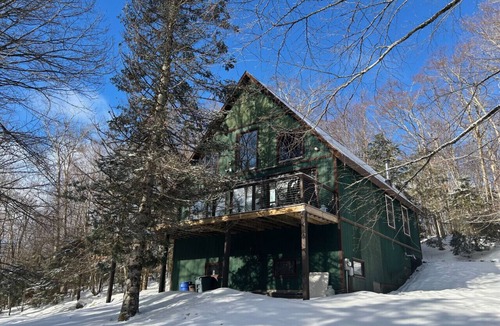 East Haven  Rutland County House | The Burrow- Near Pico, Hiking, Spacious!