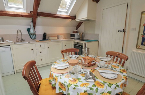 Scawton Cottage | THE BURROWS, romantic, with open fire in Ampleforth