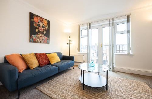 Didsbury Apartment | The Burton- Free Gated Parking