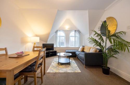 Didsbury Apartment | The Burton- Free Gated Parking