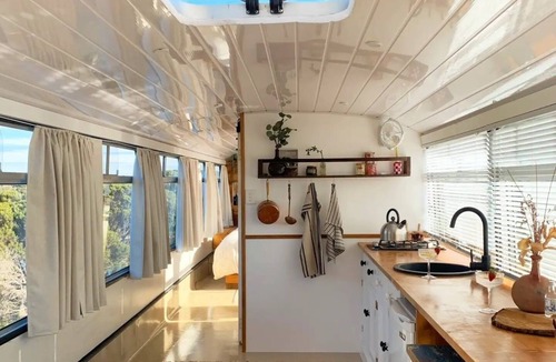 Marion Bay Cottage | The Bus Stop