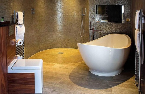 Busby Hotel | The Busby Hotel