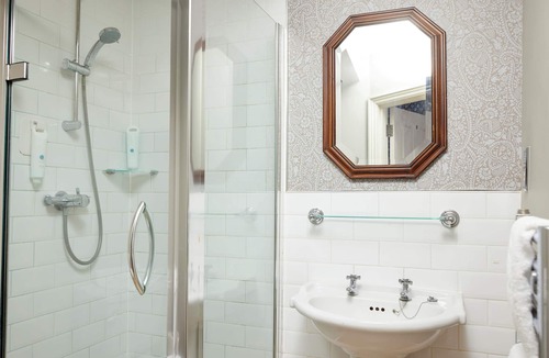 Bury St Edmunds Hotel | The Bushel by Greene King Inns