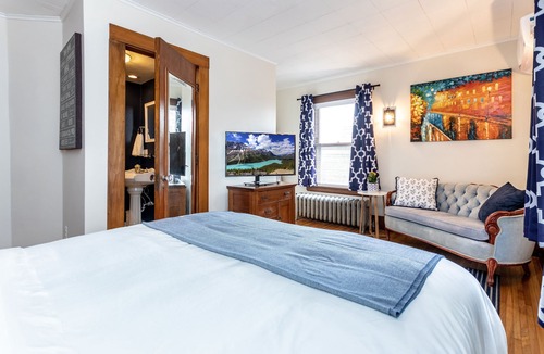 Downtown Niagara Falls Bed & Breakfast | The Butler House B&B