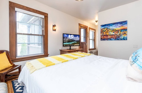 Downtown Niagara Falls Bed & Breakfast | The Butler House B&B