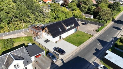 Odense Apartment | The Butterfly - House in Odense for 7 Persons with Luxury Rooftop Deck & Free Parking
