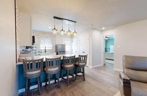 College Station House | The Button on Bucknell - 2.8 mi to TAMU Campus!