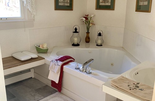 Intervale Bed & Breakfast | The Buttonwood Inn on Mt. Surprise