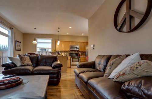 Troutdale House | The Buxton