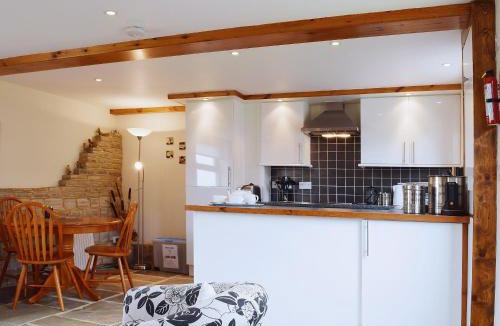 Alcester House | The Byre