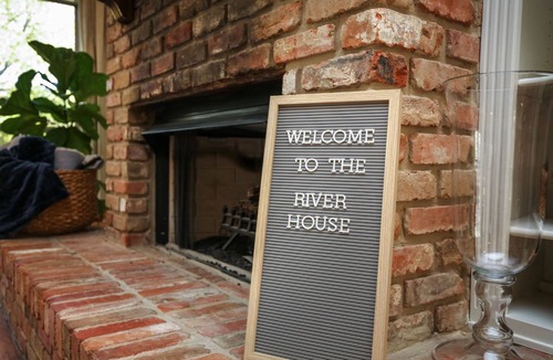 China Spring House | *THE C5 RIVER HOUSE MINUTES FROM MAGNOLIA AND BAYLOR RIVER *