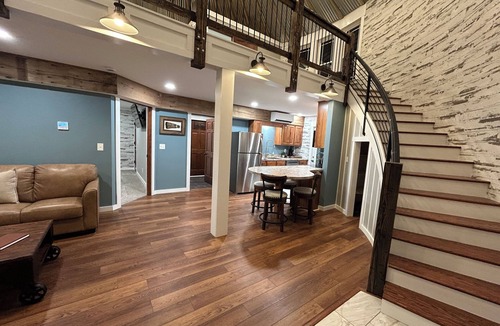 Janesville Cottage | The Ca BIN