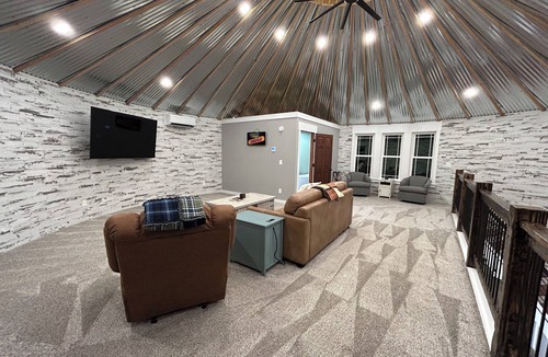 Janesville Cottage | The Ca BIN