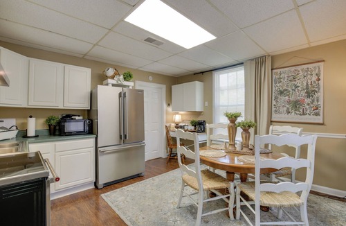Defiance House | 'The Cabernet Cabin' Defiance Home on Katy Trail!