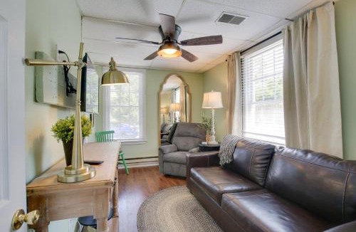 Defiance House | 'The Cabernet Cabin' Defiance Home on Katy Trail!