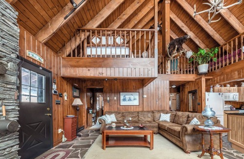 Narrowsburg Cabin | The Cabin at Deep Hollow