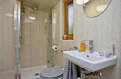 Saint Columb Major House | The Cabin at Hillhead farm