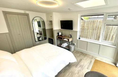 Exeter Apartment | The Cabin at Number 12